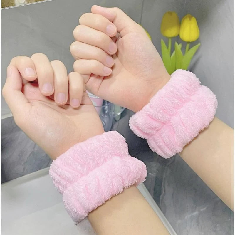 2pcs Face Washing Wristbands