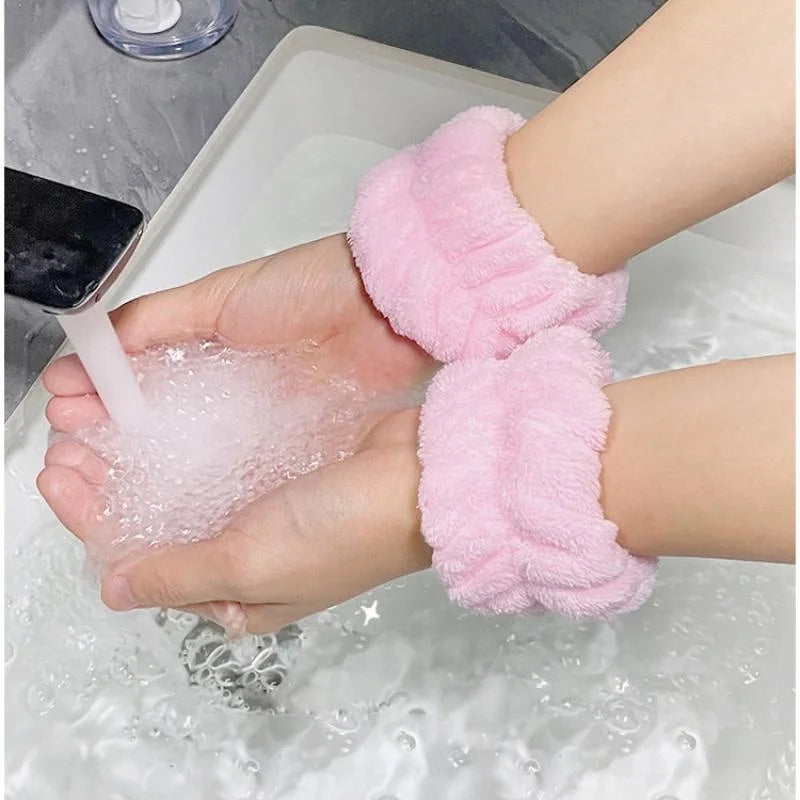 2pcs Face Washing Wristbands